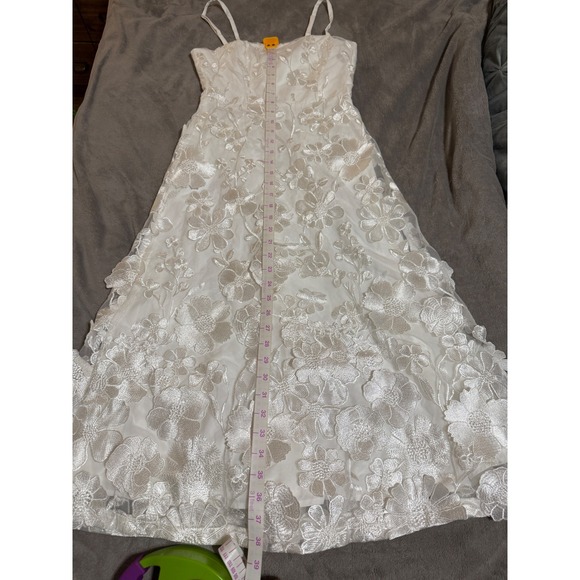 NWOT Lulus Glamour Garden White 3D Floral Embroidered Midi Dress‎ Size XS White - Picture 6 of 12